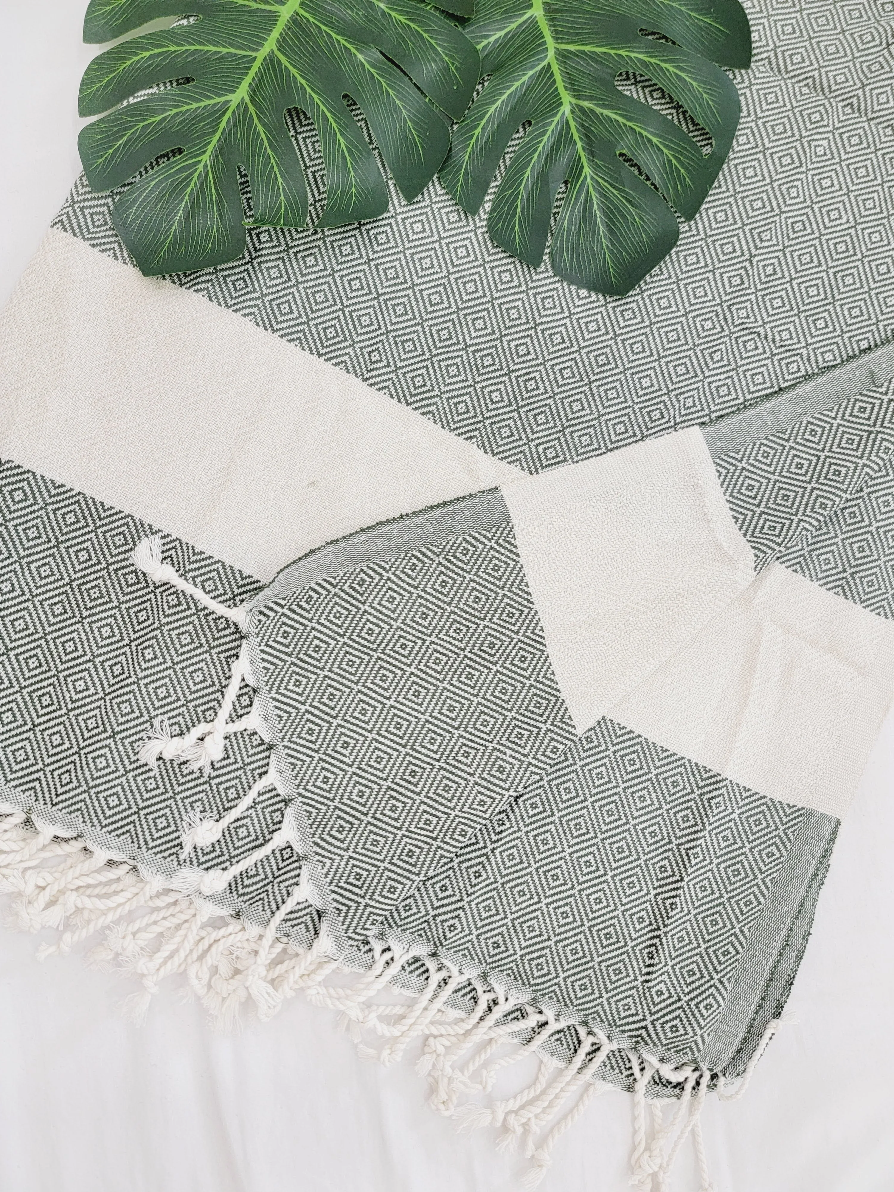 Beach/Bath Sand Free Towels-Easy Carry Quick Dry Thin Towel- Green by EBRU Home